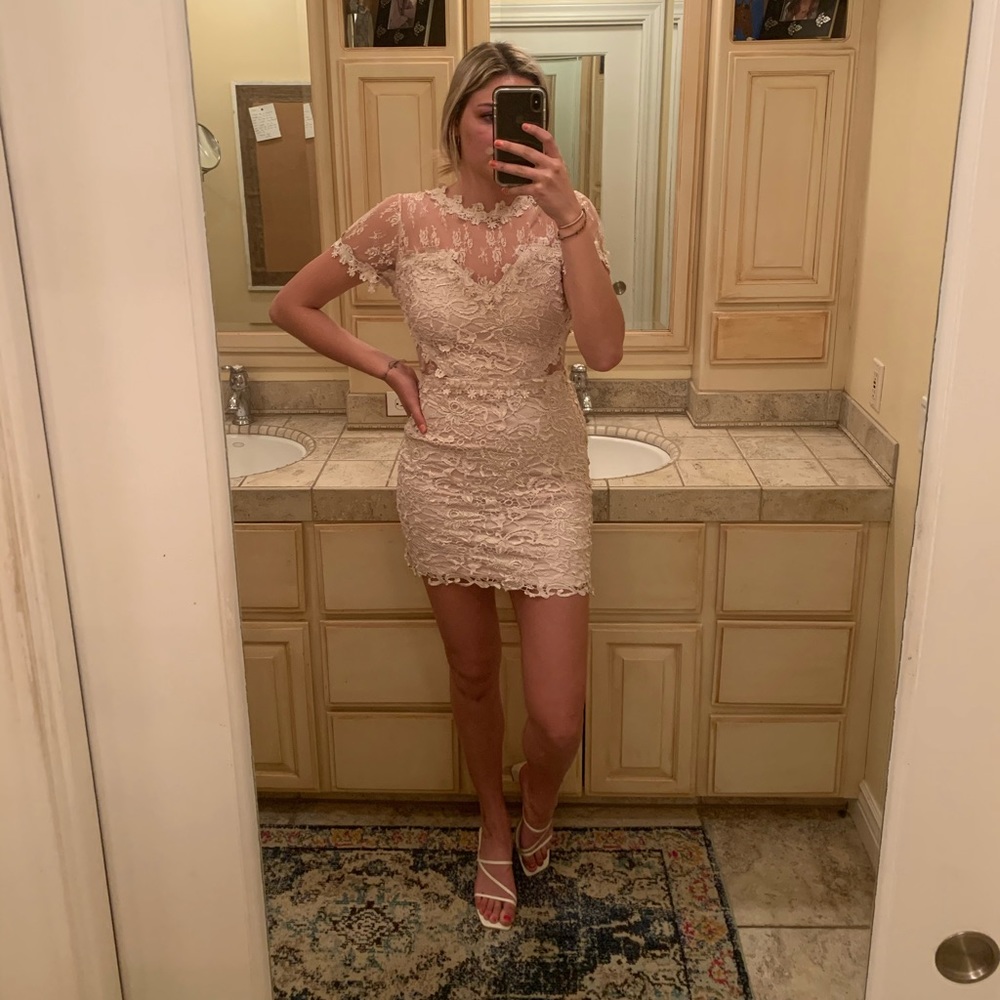 Light pink short dress